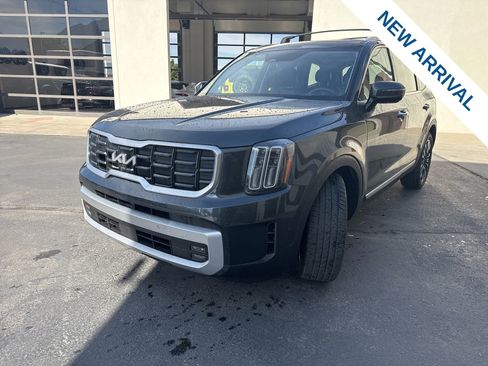 Used 2024 Kia Telluride SX Prestige w/ Towing Package AWD/4WD image 3