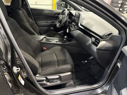 Used 2019 Toyota C-HR LE FWD image 13