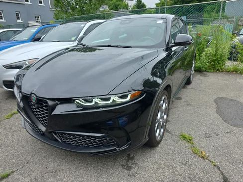 Used 2024 Alfa Romeo Tonale Veloce w/ Active Assist Package AWD/4WD image 2