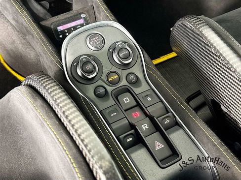 Used 2020 McLaren 600LT Spider RWD image 21