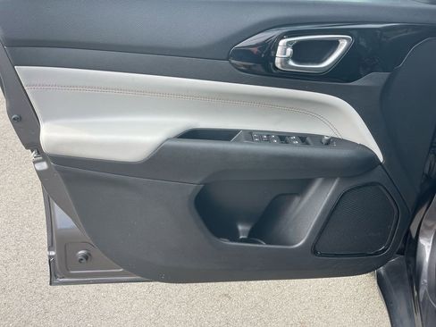 Used 2022 Jeep Compass Limited image 24