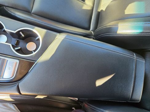 Used 2023 Genesis G70 2.0T image 46