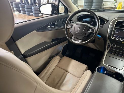 Used 2019 Lincoln Nautilus Reserve image 15