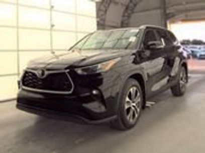 Used 2023 Toyota Highlander XLE
