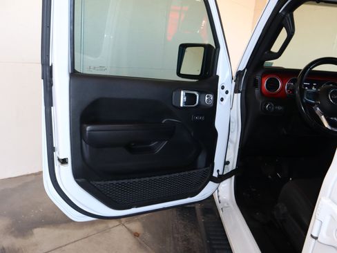 Used 2021 Jeep Wrangler Unlimited Rubicon w/ Safety Group image 31