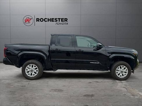 Certified 2025 Toyota Tacoma SR5 AWD/4WD image 65