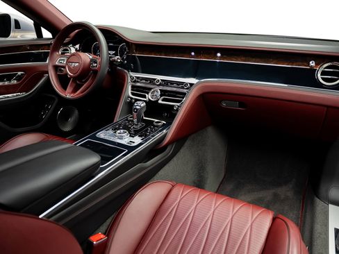 Used 2022 Bentley Flying Spur W12 AWD/4WD image 2