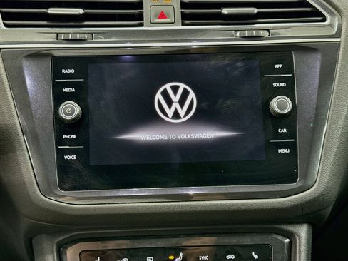 Used 2023 Volkswagen Tiguan SE FWD image 19