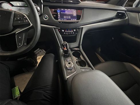 Used 2025 Cadillac XT5 Premium Luxury image 23
