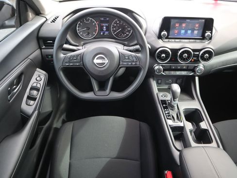 Used 2025 Nissan Sentra S image 11