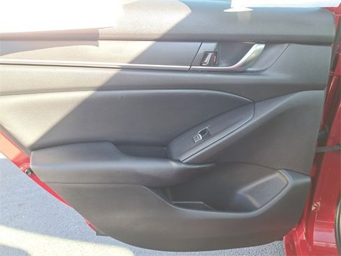 Used 2018 Honda Accord Sport image 13