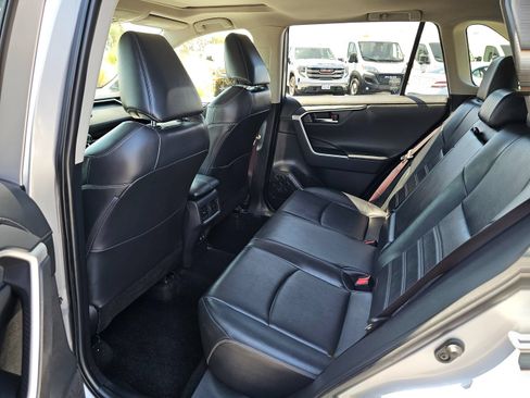 Used 2019 Toyota RAV4 Limited w/ Carpet Mat Package FWD image 19