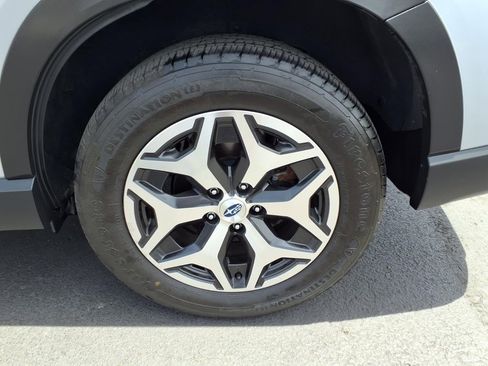 Used 2023 Subaru Forester Premium AWD/4WD image 14