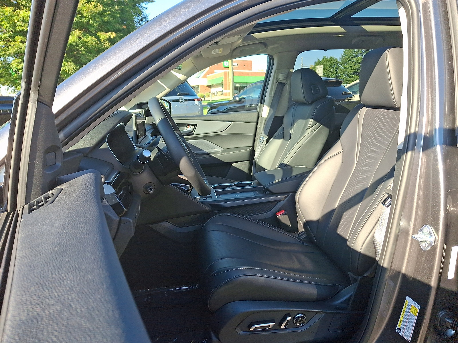 Certified 2026 Acura MDX w/ Technology Package FWD image 14