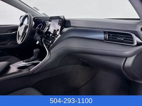 Used 2022 Toyota Camry LE image 26