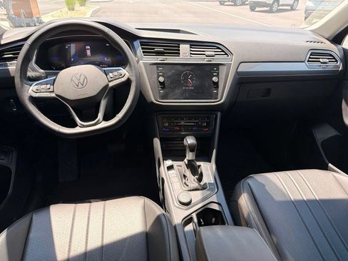 Used 2024 Volkswagen Tiguan SE AWD/4WD image 18