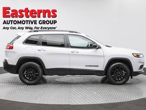 Used 2023 Jeep Cherokee Altitude Lux image 4