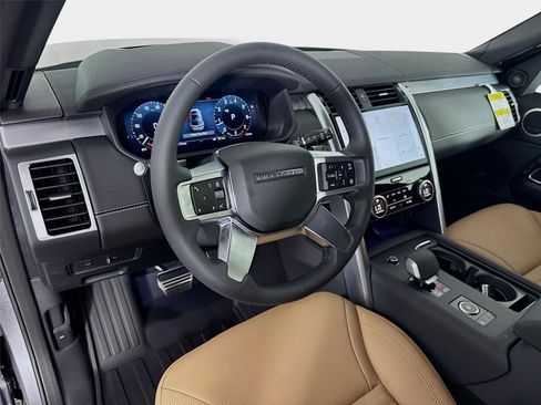 New 2026 Land Rover Discovery Dynamic SE AWD/4WD image 9