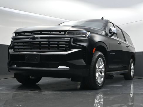 Used 2023 Chevrolet Suburban Premier AWD/4WD image 44