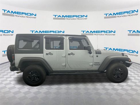 Used 2016 Jeep Wrangler Unlimited Sport w/ Max Tow Package image 6