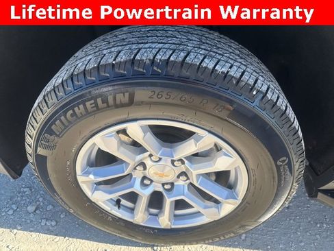 Used 2025 Chevrolet Suburban LS image 28