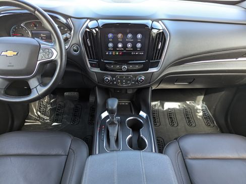 Used 2023 Chevrolet Traverse LT FWD image 18