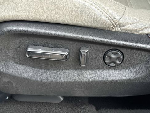 Used 2017 Honda CR-V EX image 19