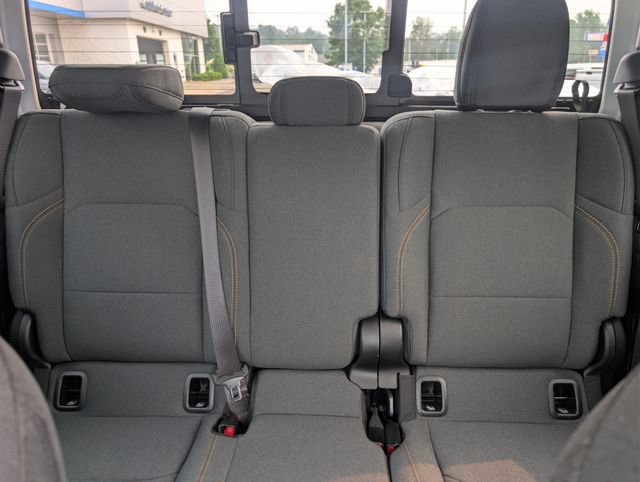 Used 2024 Jeep Gladiator Sport w/ Dual Top Group AWD/4WD image 16
