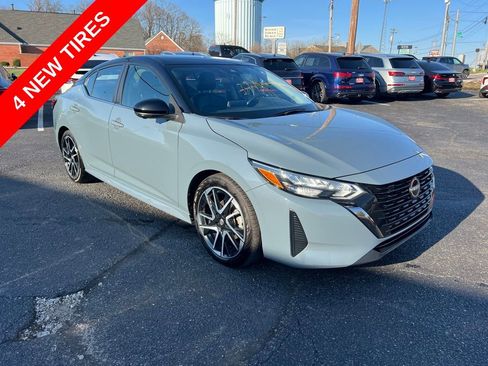 Used 2024 Nissan Sentra SR w/ SR Premium Package FWD image 4