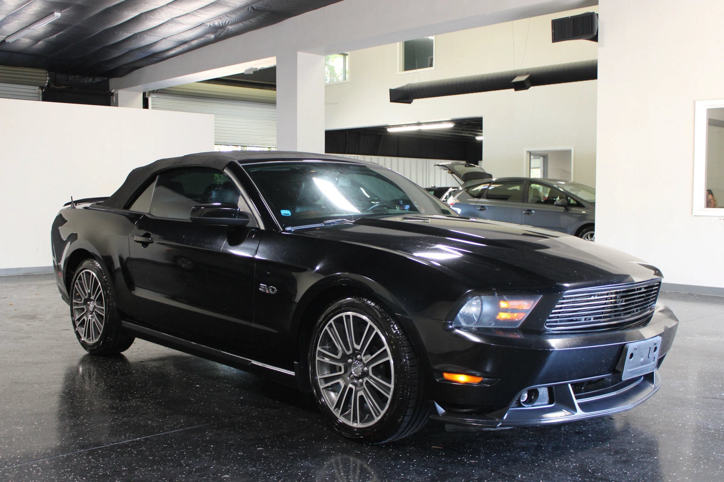 Used 2011 Ford Mustang GT Premium w/ Comfort Pkg RWD image 1