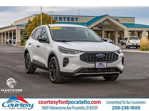 Used 2023 Ford Escape Active image 1