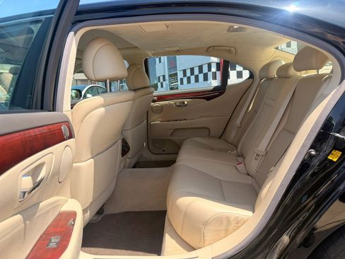 Used 2011 Lexus LS 460 L w/ Luxury Pkg AWD/4WD image 25