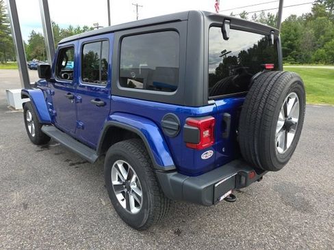 Used 2018 Jeep Wrangler Unlimited Sahara w/ Dual Top Group AWD/4WD image 23