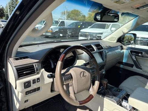Used 2017 Lexus GX 460 Luxury image 10