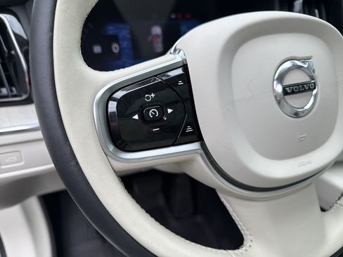 Certified 2023 Volvo XC60 B5 Plus w/ Protection Package FWD image 19