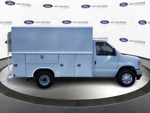 New 2026 Ford E-350 and Econoline 350 Super Duty w/ Power Equipment Group RWD image 6
