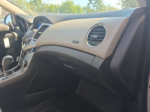Used 2014 Chevrolet Cruze LS FWD image 21