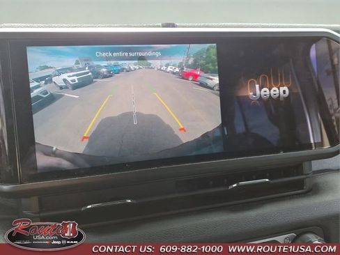 Used 2024 Jeep Wrangler Unlimited AWD/4WD image 36