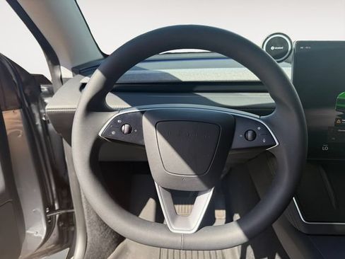Used 2026 Tesla Model Y AWD image 13