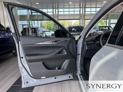 Certified 2026 INFINITI QX60 Luxe w/ Cargo Package FWD image 26