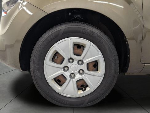Used 2013 Kia Soul FWD image 4