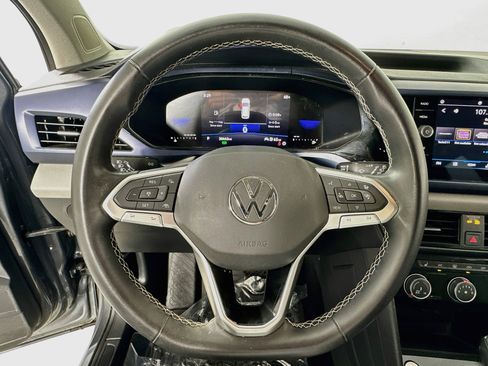 Used 2023 Volkswagen Taos SE FWD image 11