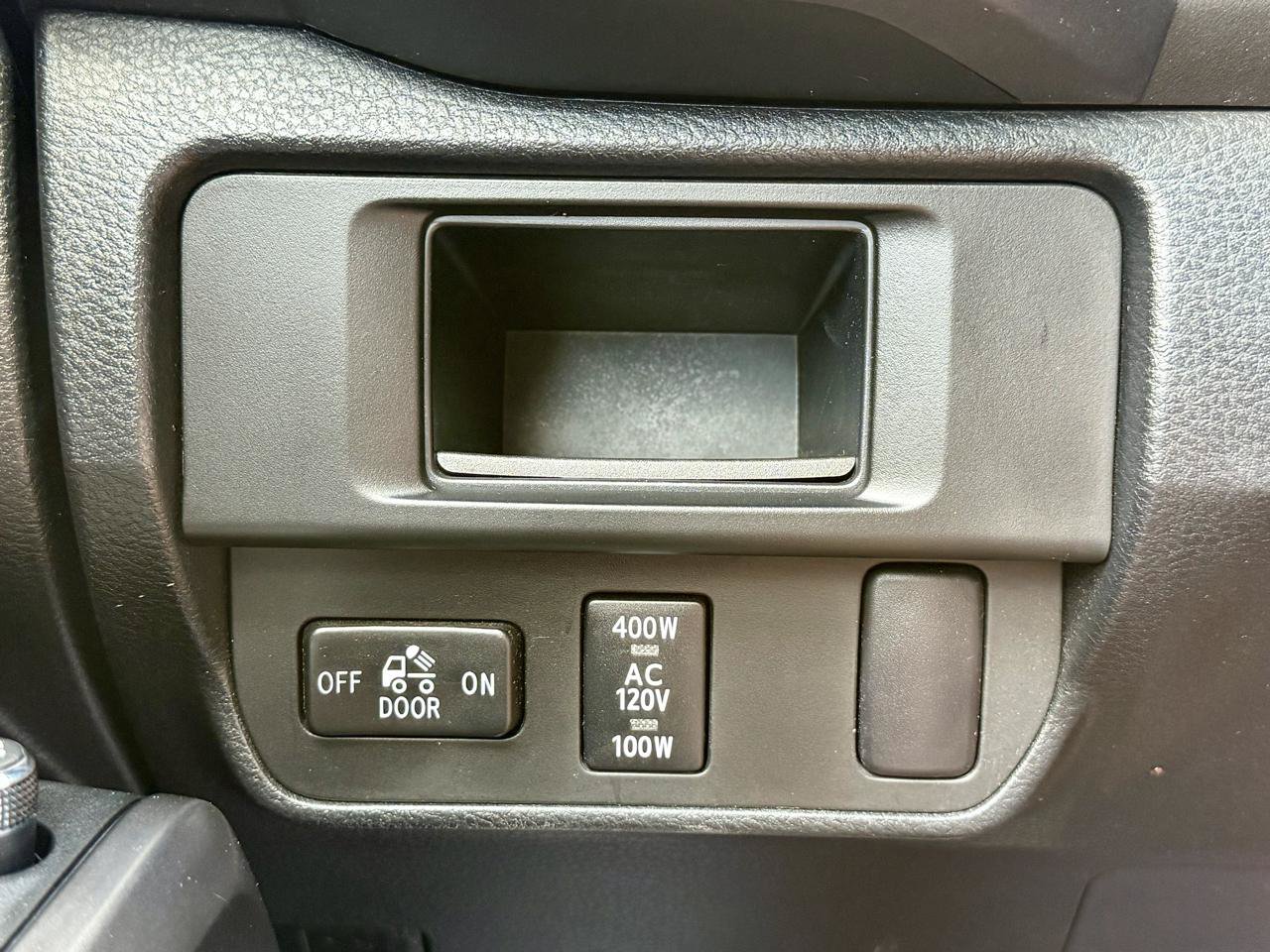 Used 2016 Toyota Tacoma TRD Off-Road w/ Premium & Technology Package AWD/4WD image 29