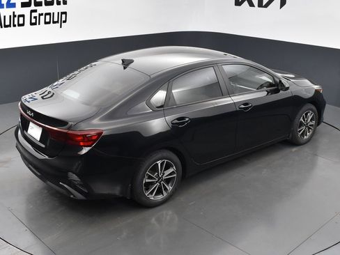 Certified 2022 Kia Forte LXS FWD image 13