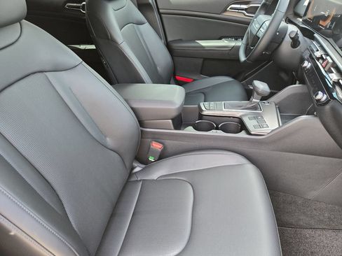 New 2026 Kia Sportage EX FWD image 11
