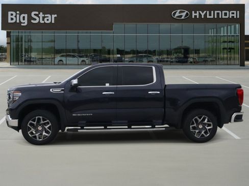 Used 2022 GMC Sierra 1500 SLT RWD image 2