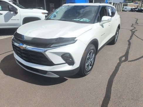 Used 2025 Chevrolet Blazer LT w/ Sound & Technology Package AWD/4WD image 6