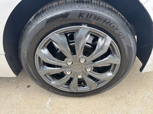 Used 2022 Toyota Corolla LE image 53