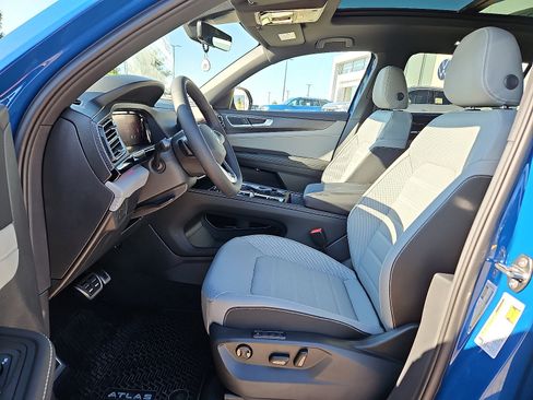 New 2026 Volkswagen Atlas Cross Sport SEL R-Line image 10