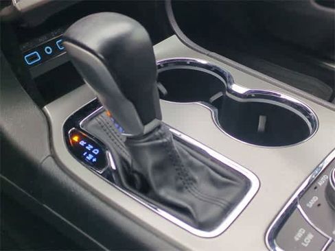 Used 2020 Jeep Grand Cherokee Limited image 34